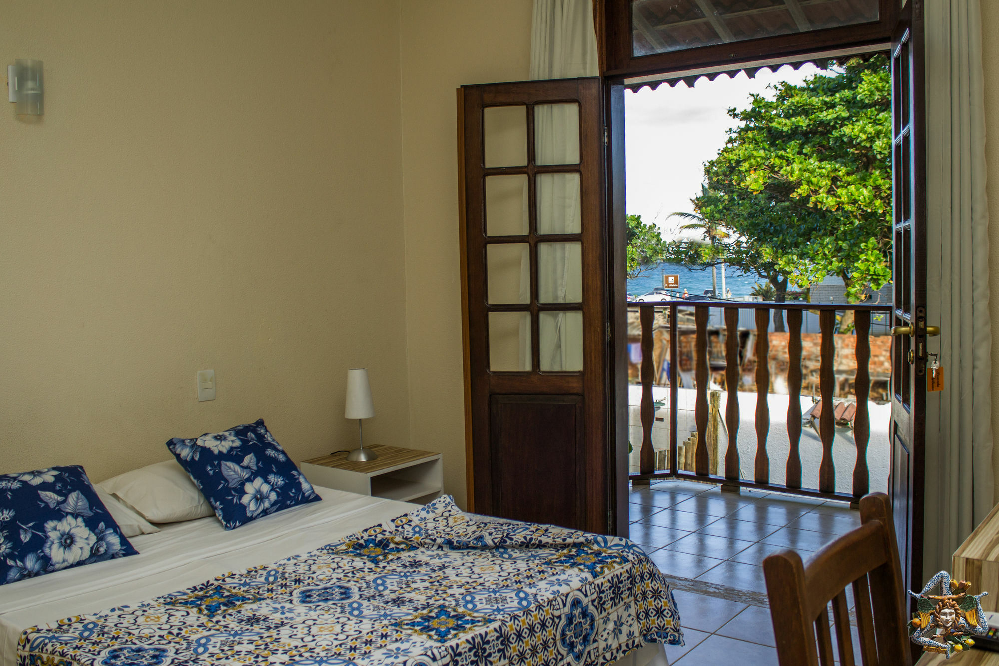 Quarto Duplo Superior com Vista para a Piscina